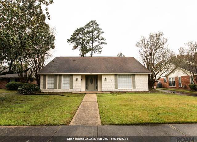 Property at 1330 Woodcliff Dr, Baton Rouge, LA 70815, 4 beds, 2.5 baths