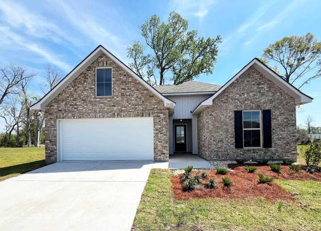 Property at 2022 Hayes Ave, Port Allen, LA 70767, 3 beds, 2 baths