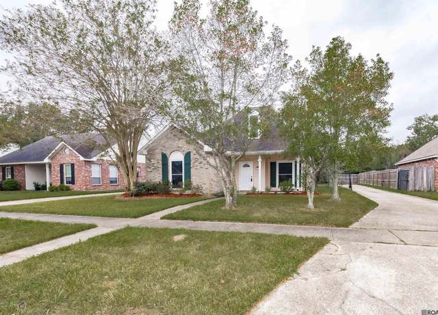 Property at 1428 Woodlong Dr, Baton Rouge, LA 70816, 3 beds, 2 baths