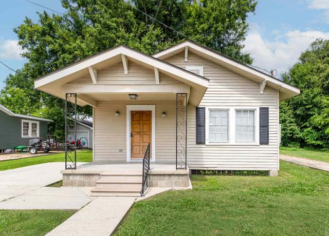 Property at 431 Gouaux Ave, Houma, LA 70364, 3 beds, 2 baths