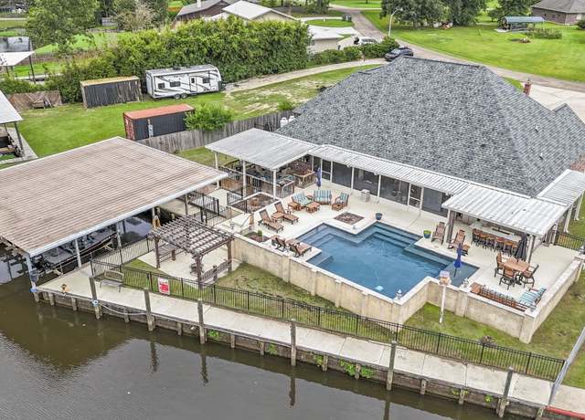 Property at 20643 Buns Ln, Springfield, LA 70462, 4 beds, 2.5 baths