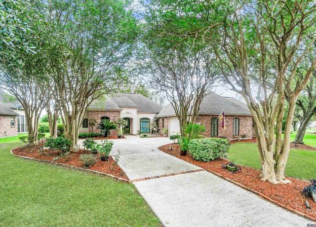 Property at 40245 Swan Cir, Gonzales, LA 70737, 4 beds, 3 baths