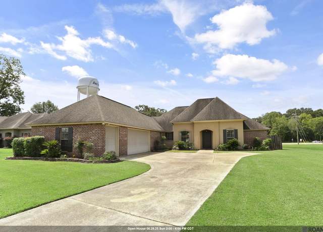 Property at 1644 Pecan Crossing Ave, Zachary, LA 70791, 4 beds, 3 baths