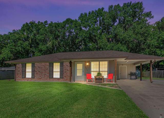 Property at 12477 Camelia Rd, St Amant, LA 70774, 3 beds, 1.5 baths