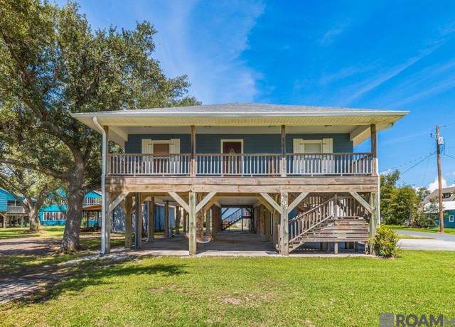 Property at 207 Hebert St, Lake Charles, LA 70607, 3 beds, 2.5 baths