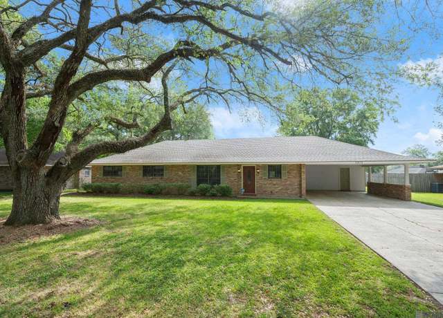 Property at 10816 Fieldcrest Dr, Baton Rouge, LA 70811, 3 beds, 2 baths