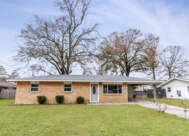 Property at 2001 Carolyn Ave, Denham Springs, LA 70726, 3 beds, 1.5 baths