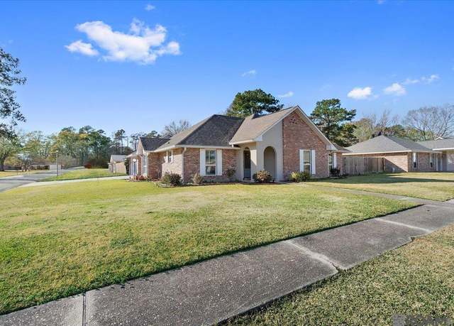 Property at 911 Maywood Dr, Denham Springs, LA 70726, 3 beds, 2 baths