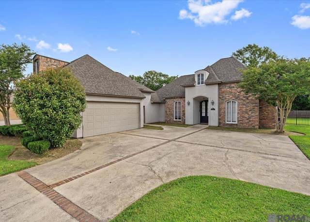 Property at 18468 Lake Harbor Ln, Prairieville, LA 70769, 4 beds, 3 baths