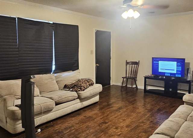 Property at 25355 Dickinson Rd, Plaquemine, LA 70764, 3 beds, 1.5 baths