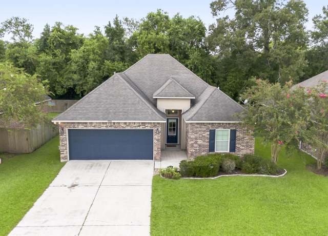 Property at 9916 Savannah Jane Ln, Saint George, LA 70817, 3 beds, 2 baths