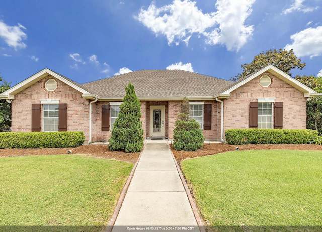 Property at 108 Lindsey Dr, Houma, LA 70360, 3 beds, 2 baths