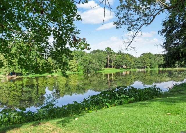Property at 1035 Claiborne Rd, Baton Rouge, LA 70810, 3 beds, 2.5 baths
