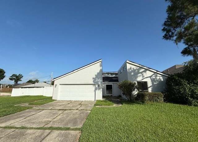 Property at 51 Dunleith Dr, Destrehan, LA 70047, 3 beds, 2 baths