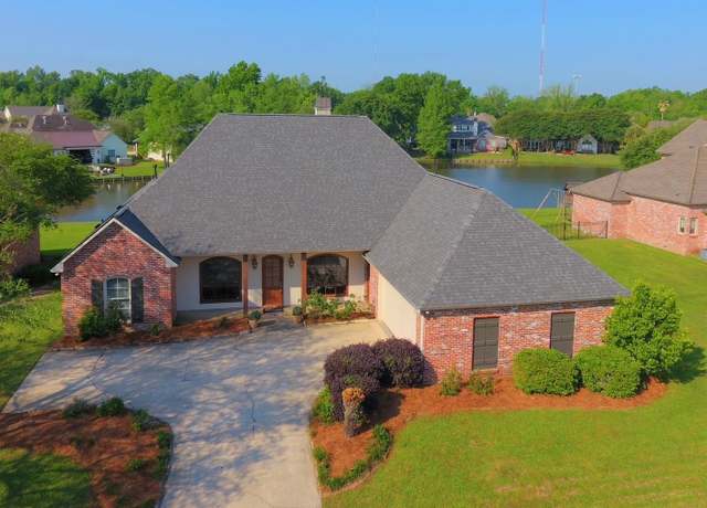 Property at 3030 Laurel Plantation Ave, Baton Rouge, LA 70820, 4 beds, 3 baths