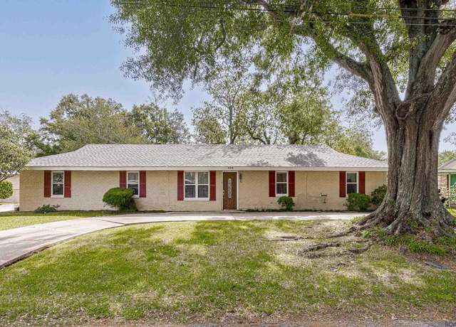 Property at 404 Hood St, Donaldsonville, LA 70346, 4 beds, 3.5 baths