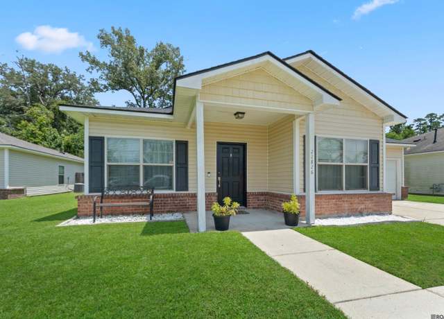 Property at 22826 Lafourche Ln, Denham Springs, LA 70726, 3 beds, 2 baths