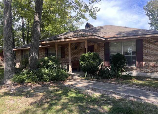 Property at 304 Parklan Dr, Baker, LA 70714, 3 beds, 2 baths