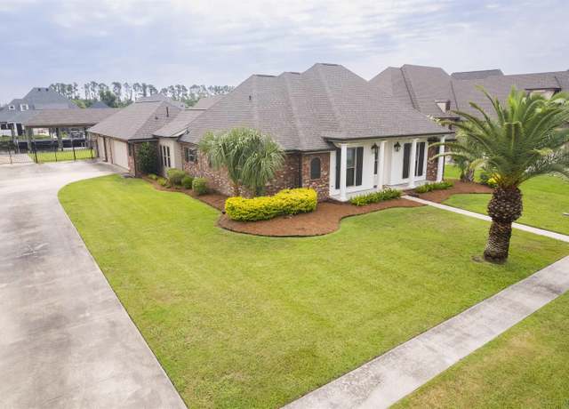Property at 359 Tigerlily Dr, Houma, LA 70360, 4 beds, 3.5 baths