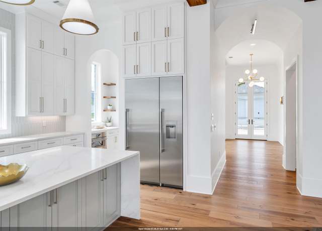 Property at 635 Adelia Ln, Baton Rouge, LA 70806, 5 beds, 4.5 baths