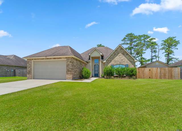 Property at 42178 Bald Eagle Ave, Prairieville, LA 70769, 4 beds, 2 baths