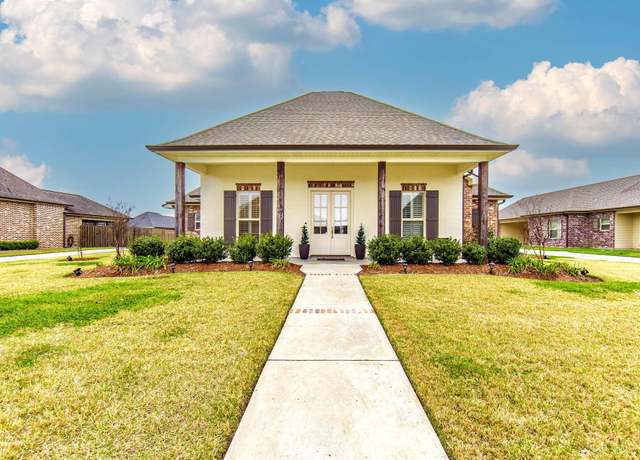 Property at 172 Waterford Dr, Thibodaux, LA 70301, 4 beds, 3 baths