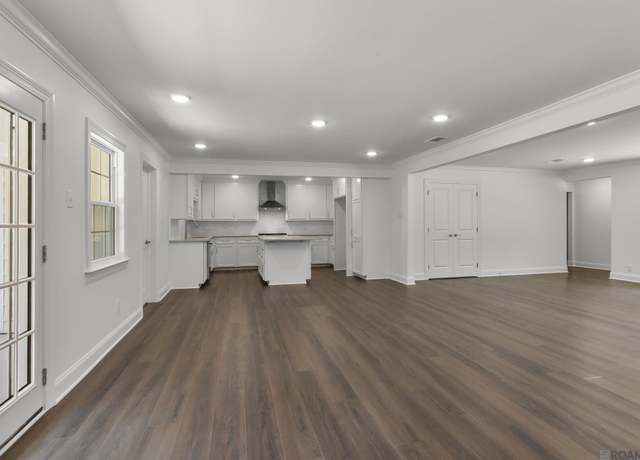 Property at 1525 Hood Ave, Baton Rouge, LA 70808, 4 beds, 3 baths