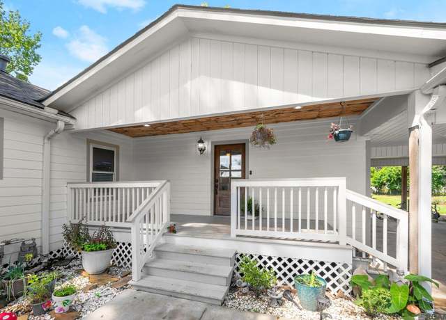 Property at 105 Third St, Denham Springs, LA 70726, 4 beds, 3.5 baths