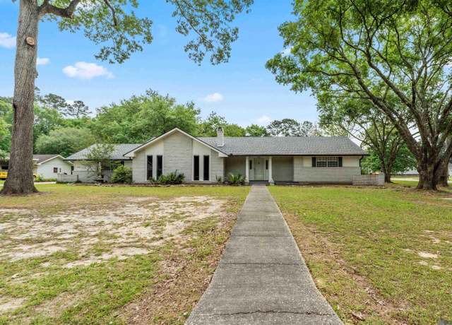 Property at 26526 Debra Dr, Denham Springs, LA 70726, 3 beds, 2.5 baths