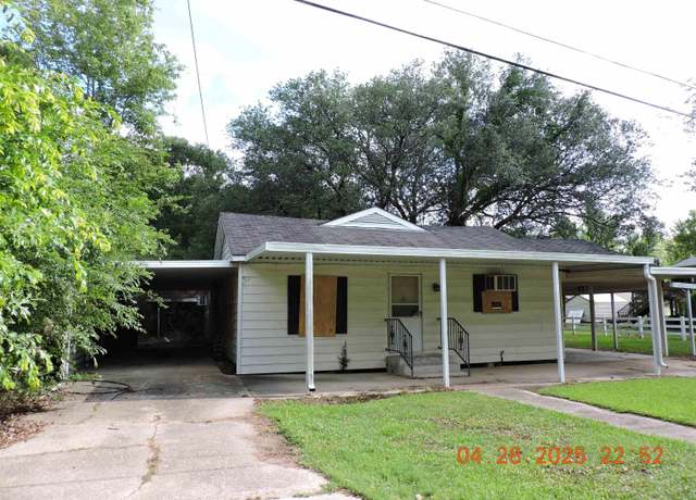 Property at 711 Bowman St, Denham Springs, LA 70726, 2 beds, 1.5 baths
