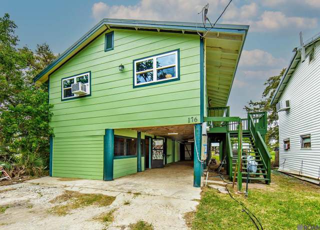 Property at 176 Holly Grove Dr, Grand Isle, LA 70358, 4 beds, 3.5 baths