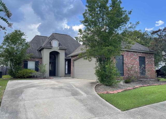 Property at 30791 La Madeline Ct, Denham Springs, LA 70726, 3 beds, 2 baths