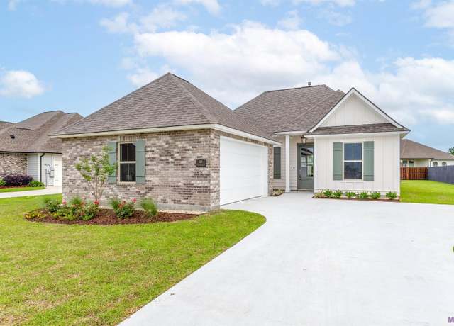 Property at 132 Marmande Ave, Thibodaux, LA 70301, 3 beds, 2 baths