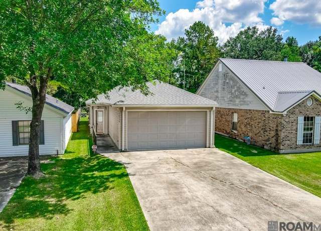 Property at 30538 Fairway View Dr, Denham Springs, LA 70726, 2 beds, 2 baths