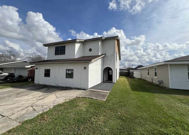 Property at 708 Highland Dr, Houma, LA 70364, 5 beds, 2.5 baths