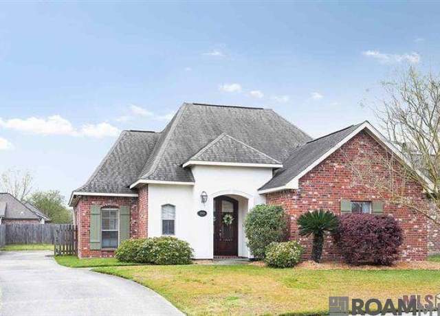 Property at 10449 Springvalley Ave, Baton Rouge, LA 70810, 3 beds, 2 baths