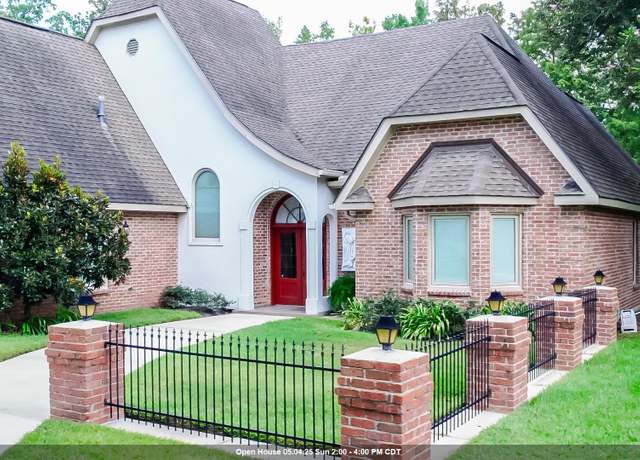 Property at 8118 Oakbrook Dr, Baton Rouge, LA 70810, 3 beds, 2.5 baths