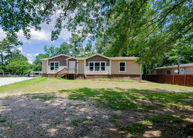 Property at 7633 Pine Bluff Rd, Denham Springs, LA 70726, 3 beds, 2 baths