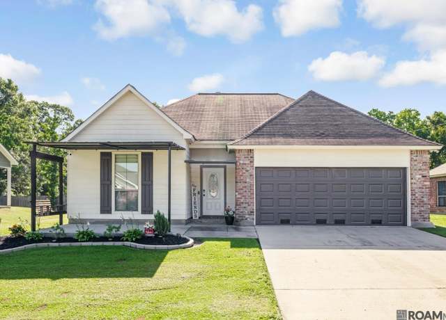 Property at 27160 Woods Edge Ln, Walker, LA 70785, 3 beds, 2 baths