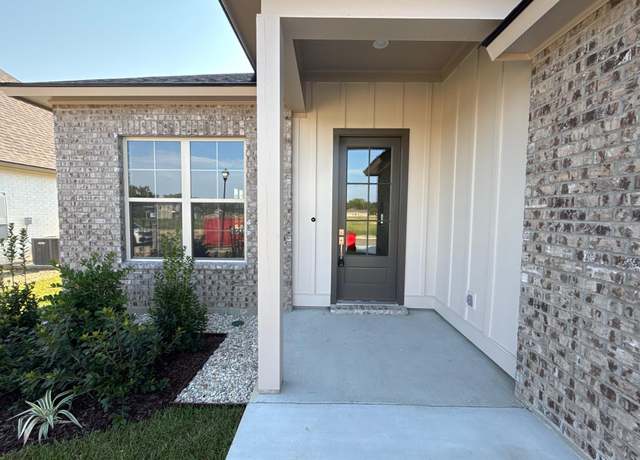 Property at 37332 Hereford St, Prairieville, LA 70769, 3 beds, 2 baths