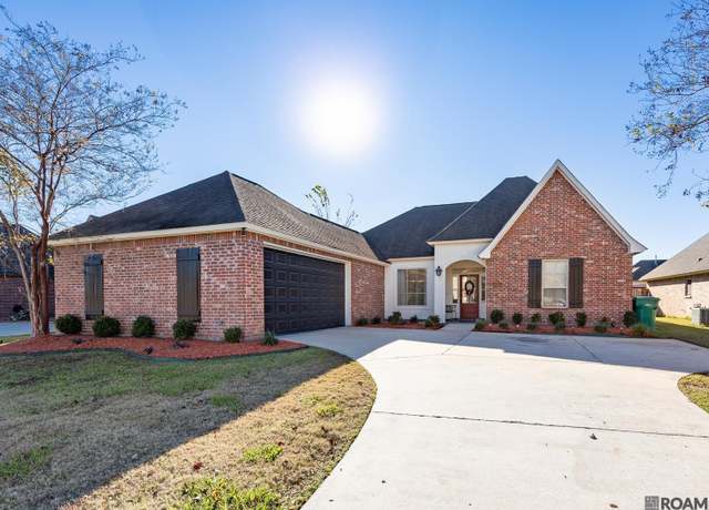 Property at 4077 Shady Ridge Ave, Zachary, LA 70791, 3 beds, 2.5 baths
