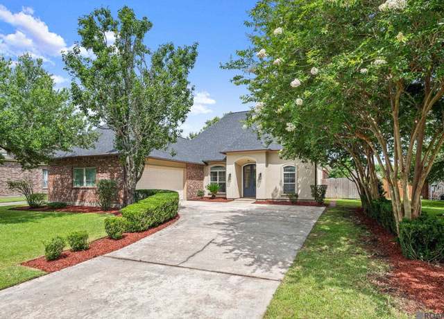 Property at 10721 Hillmont Ave, Saint George, LA 70810, 4 beds, 2.5 baths
