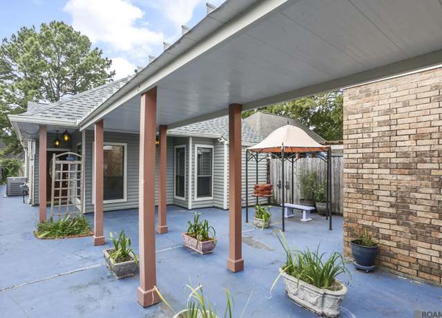 Property at 6032 Fort Clarke Dr, Saint George, LA 70817, 3 beds, 2 baths