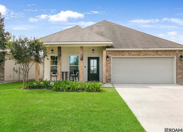 Property at 42427 Harborstone Ave, Prairieville, LA 70769, 4 beds, 2 baths