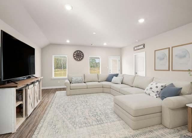 Property at 13083 Bayberry Ave, Denham Springs, LA 70706, 4 beds, 2 baths