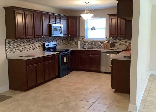 Property at 16828 Bristoe Ave, Baton Rouge, LA 70816, 3 beds, 2 baths