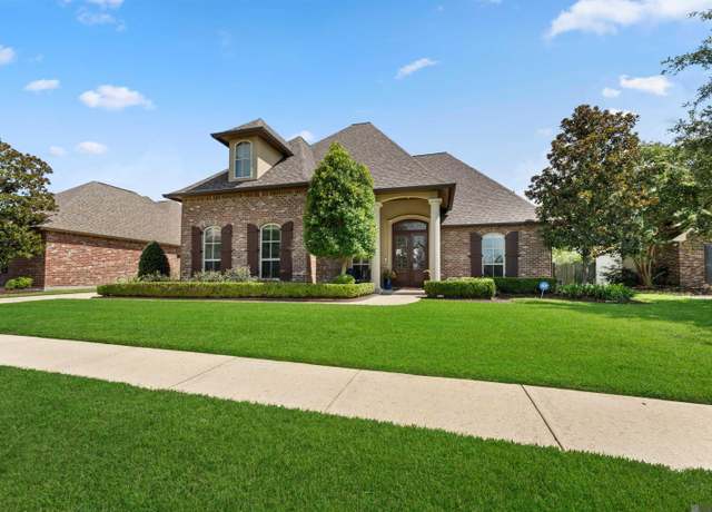Property at 36516 Oak Park Ave, Prairieville, LA 70769, 4 beds, 3.5 baths