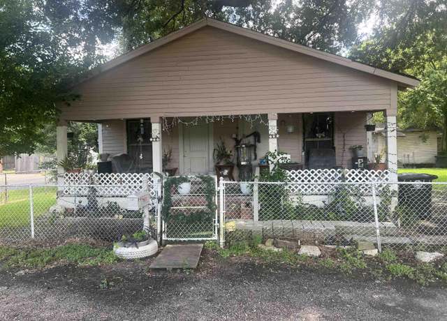 Property at 3778 Uncas St, Baton Rouge, LA 70805, 4 beds, 1 bath