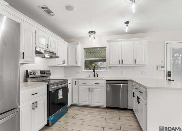 Property at 630 S Pleasant Ave, Gonzales, LA 70737, 3 beds, 2 baths