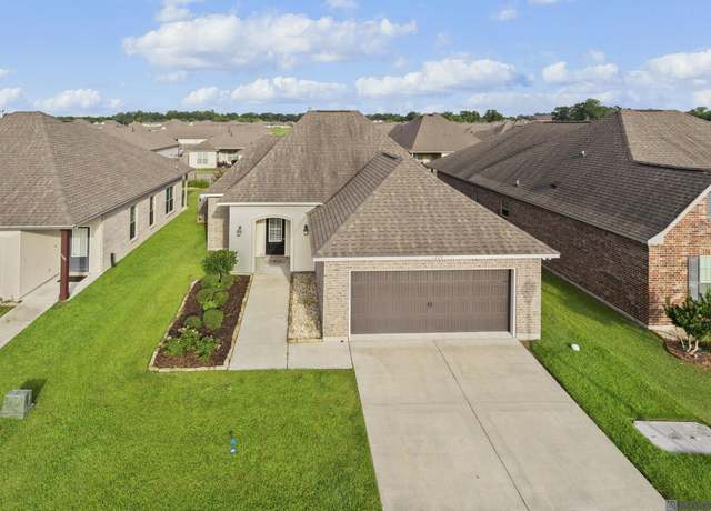 Property at 1209 Gentle Wind Dr, Baton Rouge, LA 70820, 3 beds, 2 baths